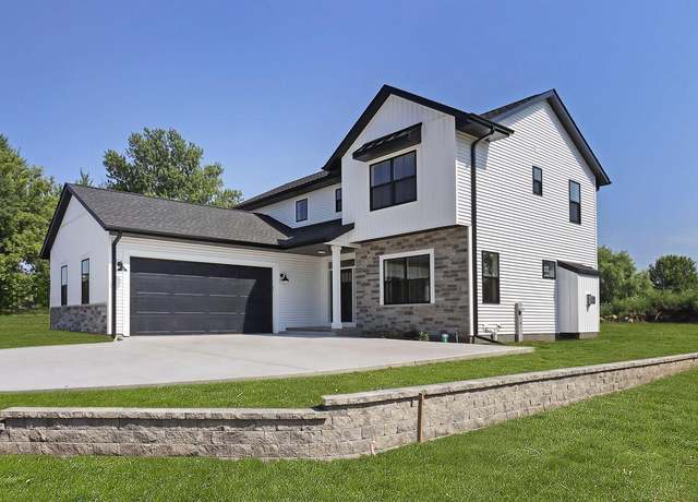 Property at 15525 67th St, Kenosha, WI 53142, 4 beds, 2.5 baths