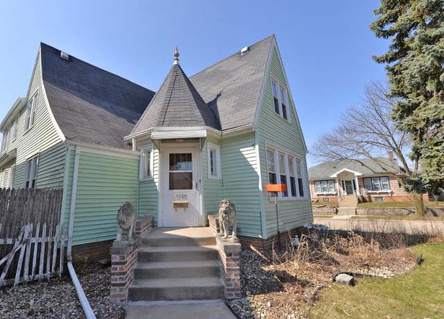Property at 3725 Haven Ave, Racine, WI 53405, 3 beds, 2 baths