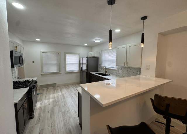 Property at 4605 W Medford Ave, Milwaukee, WI 53216, 3 beds, 2 baths
