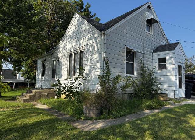 Property at 3860 S 39th St, Milwaukee, WI 53221, 4 beds, 1 bath