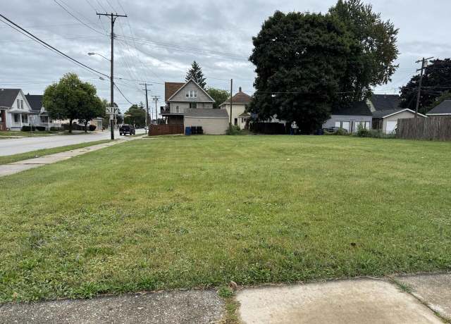 Property at 901 Hayes Ave, Racine, WI 53405