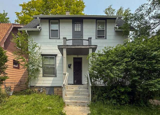 Property at 3726 W Fairmount Ave, Milwaukee, WI 53209, 4 beds, 1 bath
