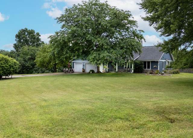 Property at W328N4683 Circle Dr, Nashotah, WI 53058, 3 beds, 2 baths