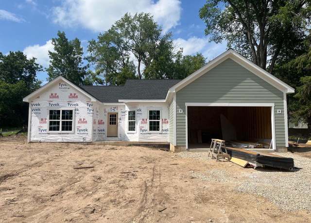 Property at W3794 Beaver Dr, Lake Geneva, WI 53147, 3 beds, 2 baths