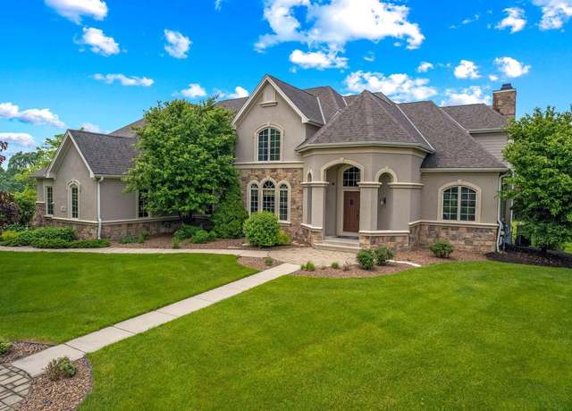 Property at 1252 Mary Hill Cir, Hartland, WI 53029, 6 beds, 5.5 baths