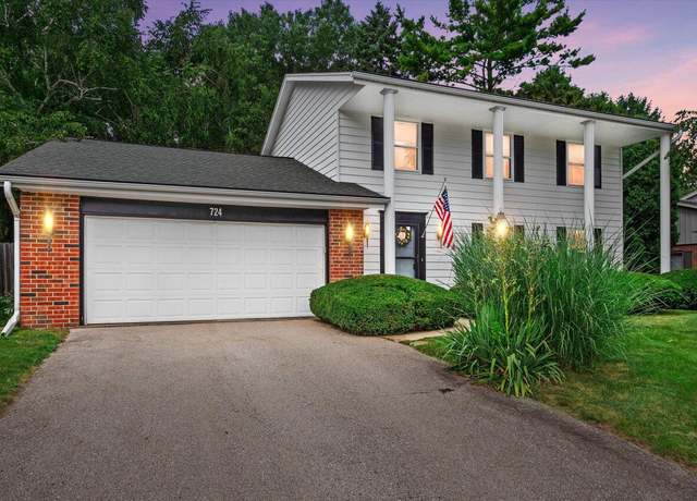 Property at 724 Hialeah Dr, Racine, WI 53402, 4 beds, 2.5 baths
