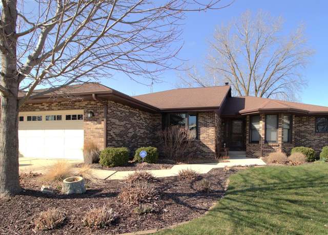 Property at 4722 89th St, Kenosha, WI 53142, 3 beds, 3 baths
