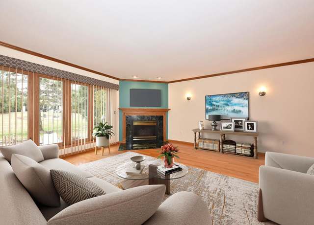 Property at 7311 W Mequon Square Dr, Mequon, WI 53092, 2 beds, 2.5 baths