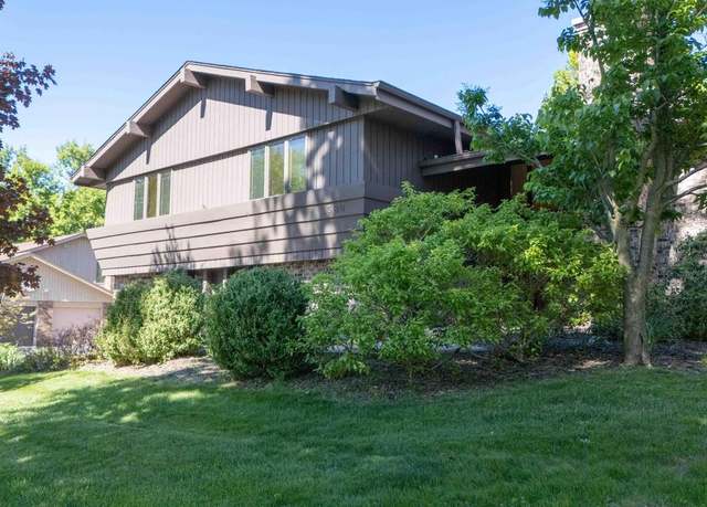 Property at 1380 Independence Dr, Brookfield, WI 53045, 4 beds, 2.5 baths
