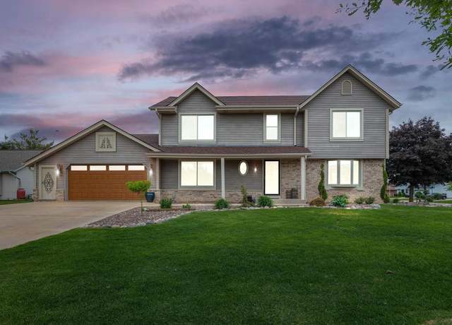 Property at 10630 S Peggy Dr, Oak Creek, WI 53154, 3 beds, 2.5 baths