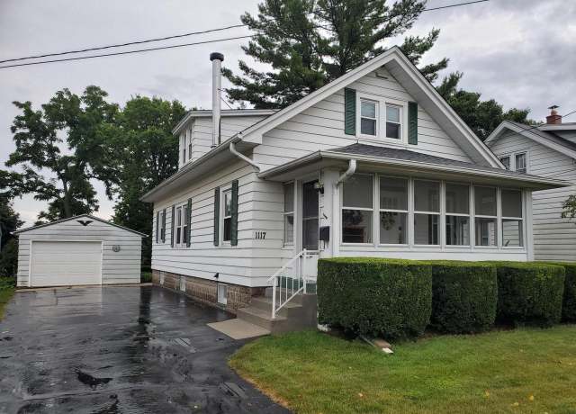 Property at 1117 Buena Vista Ave, Waukesha, WI 53188, 3 beds, 1.5 baths