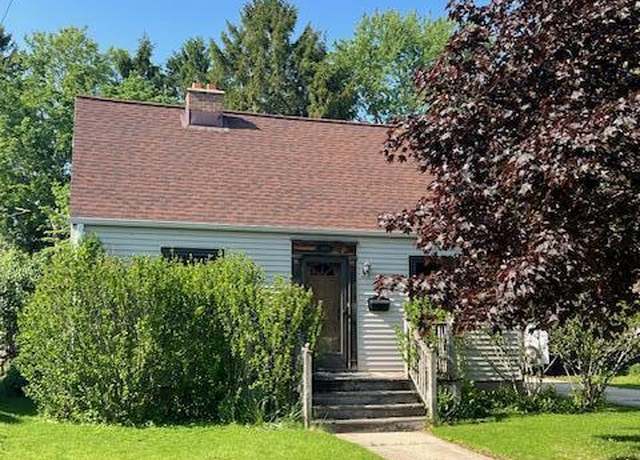 Property at 1904 E Eden Pl, Saint Francis, WI 53235, 3 beds, 1 bath