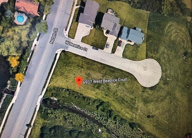 Property at 6937 W Beatrice Ct, Milwaukee, WI 53223