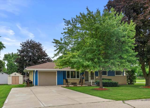 Property at 4620 S 72nd St, Greenfield, WI 53220, 3 beds, 1 bath