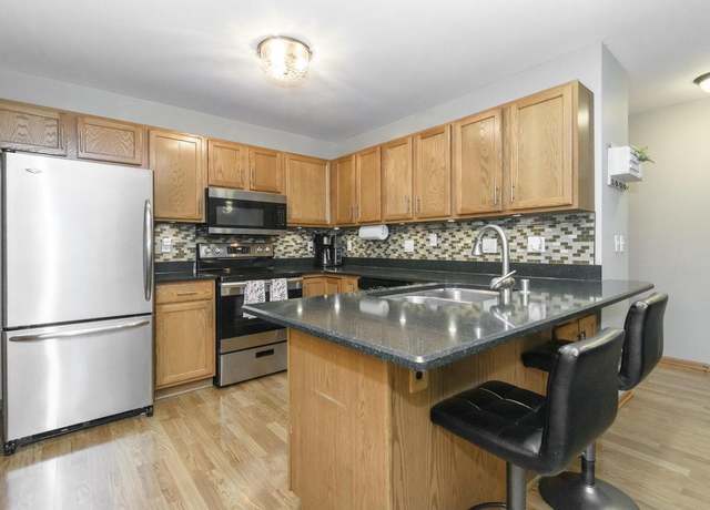 Property at 1901 Mallard Pointe Cir Unit E, Waukesha, WI 53189, 3 beds, 2.5 baths