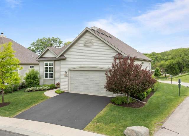 Property at 127 Lake Vista Cir, Fontana, WI 53125, 3 beds, 3 baths