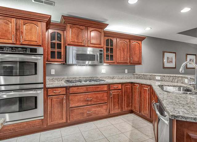 Property at 4666 Sagewood Cir #3, Pleasant Prairie, WI 53158, 2 beds, 2 baths
