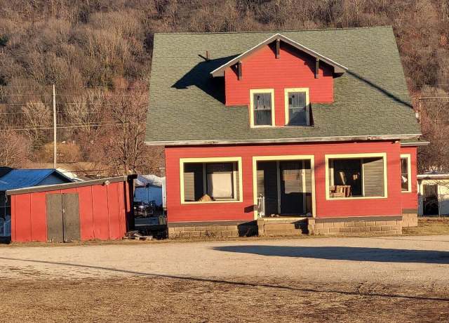 Property at 4625 Mormon Coulee Rd, La Crosse, WI 54601, 5 beds, 3 baths