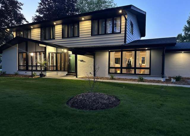 Property at 8100 W Holmes Ave, Greenfield, WI 53220, 5 beds, 4.5 baths