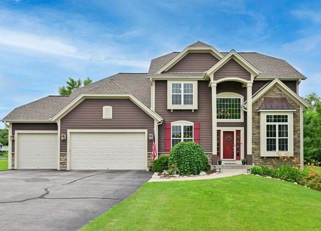 Property at N7757 Crest Hill Dr, East Troy, WI 53120, 4 beds, 3.5 baths