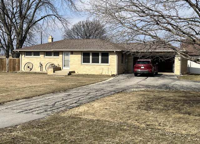 Property at 11312 Burlington Rd, Kenosha, WI 53144, 3 beds, 1 bath