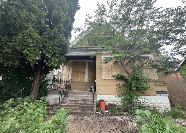 Property at 2608 W Burleigh St, Milwaukee, WI 53206, 5 beds, 3 baths