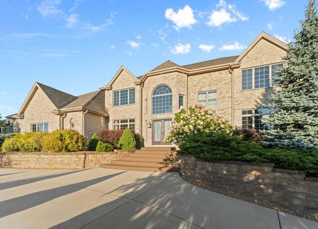 Property at 7444 S Stone Hedge Dr, Franklin, WI 53132, 6 beds, 4 baths