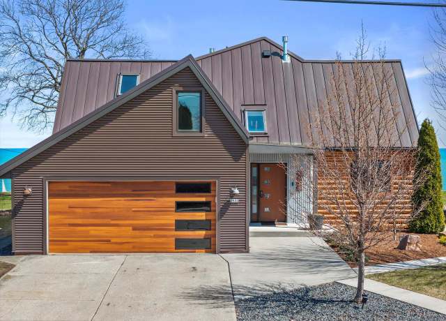Property at 2533 Lakeshore Dr, Sheboygan, WI 53081, 5 beds, 3.5 baths