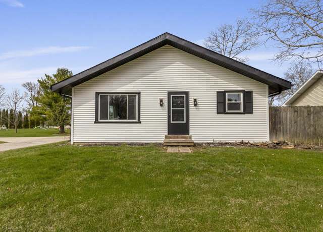 Property at 4155 Finch Ln, Delavan, WI 53115, 3 beds, 2 baths