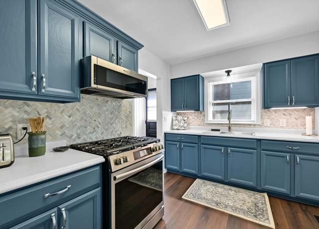 Property at 1115 Pleasant St, Lake Geneva, WI 53147, 2 beds, 1 bath