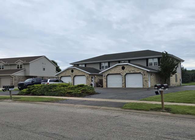 Property at 141 Glen Hill Dr, Slinger, WI 53086