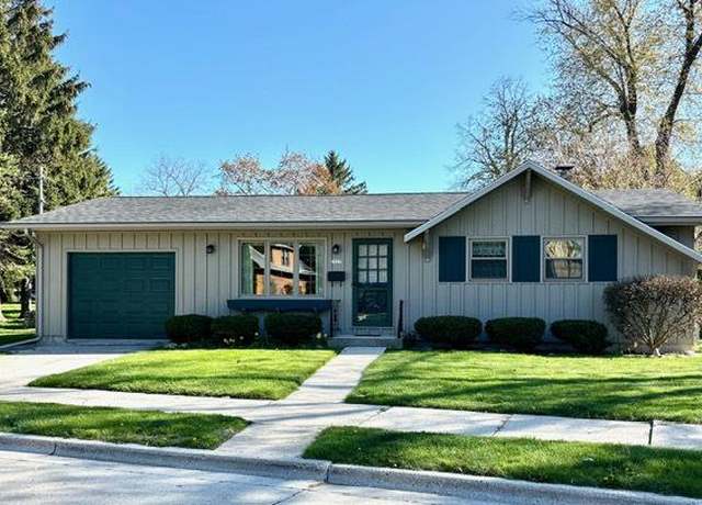 Property at 2527 Wilgus Ave, Sheboygan, WI 53081, 3 beds, 1.5 baths
