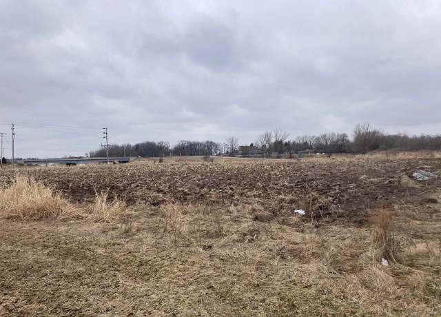 Property at 350 E Seven Hills Rd, Port Washington, WI 53074