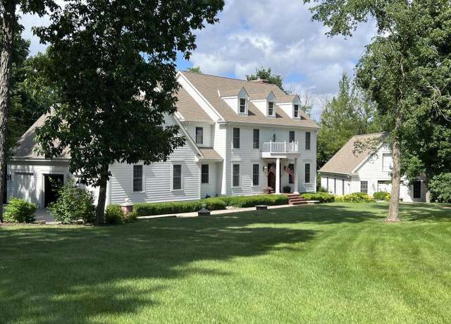 Property at S51W29202 Ridgefield Rd, Waukesha, WI 53189, 4 beds, 4.5 baths