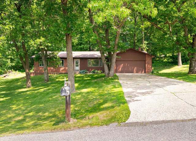 Property at 6011 Fox Chase Rd, Hokah, MN 55941, 4 beds, 3 baths
