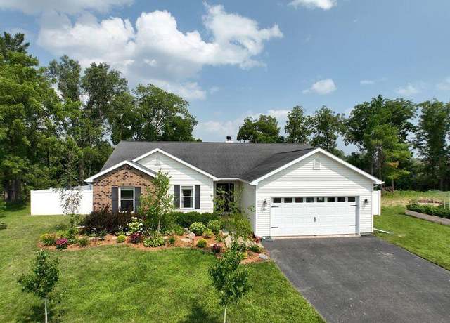 Property at 329 Duck Pond Ln, Darien, WI 53114, 5 beds, 3 baths