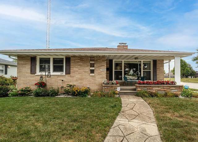 Property at 7853 38th Ave, Kenosha, WI 53142, 2 beds, 2 baths