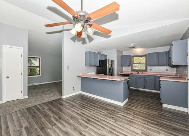 Property at 2821 Concord Dr, Racine, WI 53403, 3 beds, 2.5 baths