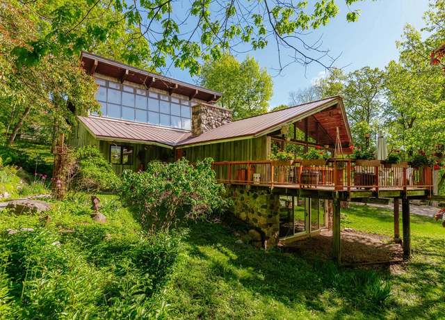 Property at W296N2978 Franciscan Rd, Pewaukee, WI 53072, 3 beds, 2 baths