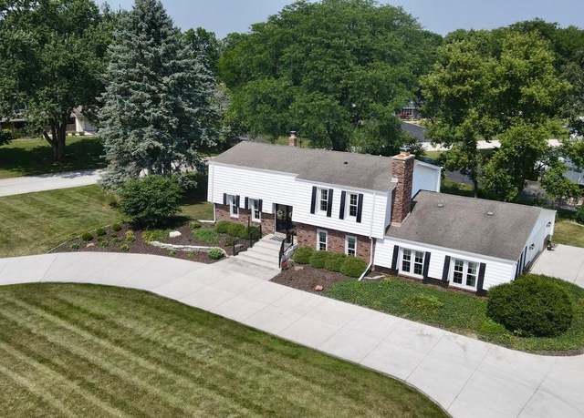 Property at 2550 Coach House Dr, Brookfield, WI 53045, 4 beds, 2.5 baths