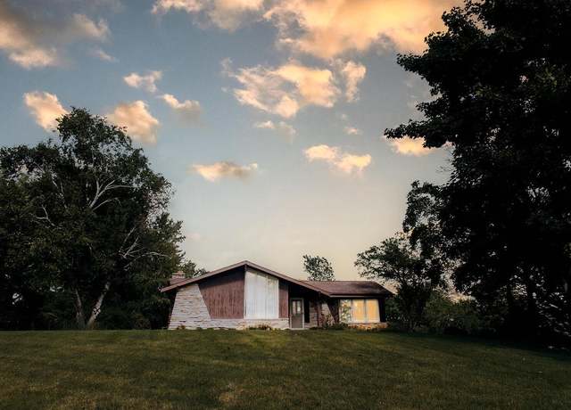 Property at 546 Jordan Cir, Colgate, WI 53017, 3 beds, 1.5 baths