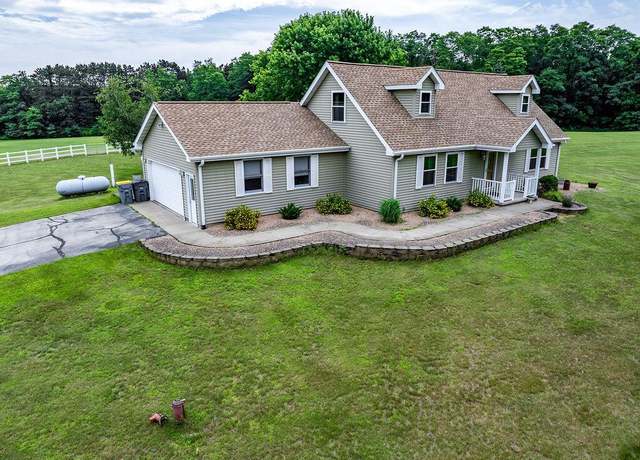 Property at N9028 Moen Rd, Holmen, WI 54636, 3 beds, 2.5 baths
