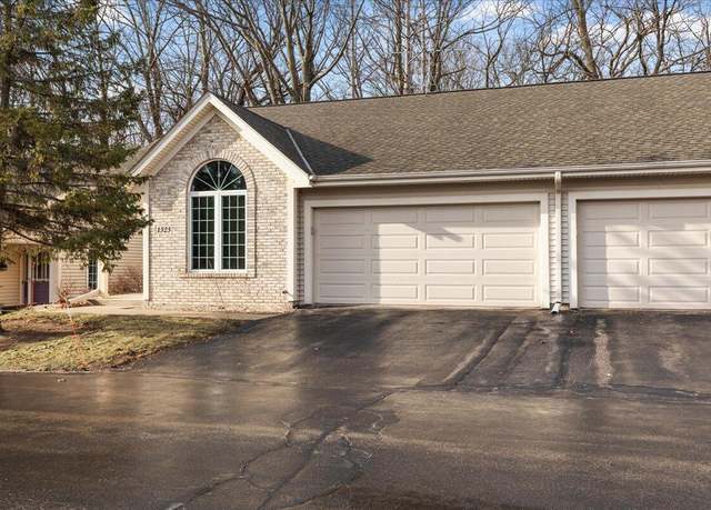 Property at 1525 Quietwood Ln, West Bend, WI 53090, 2 beds, 2 baths