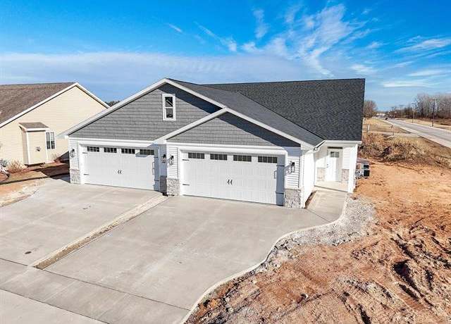 Property at 1901 Hidden Hollow Ln, Manitowoc, WI 54220, 2 beds, 2 baths
