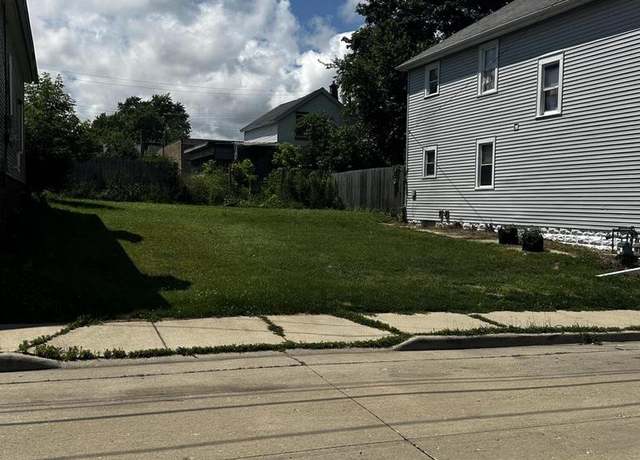 Property at 1016 Davis Pl, Racine, WI 53403