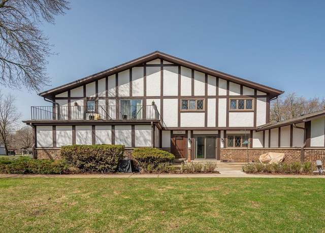 Property at 17652 Nassau Dr, Brookfield, WI 53045, 3 beds, 2.5 baths