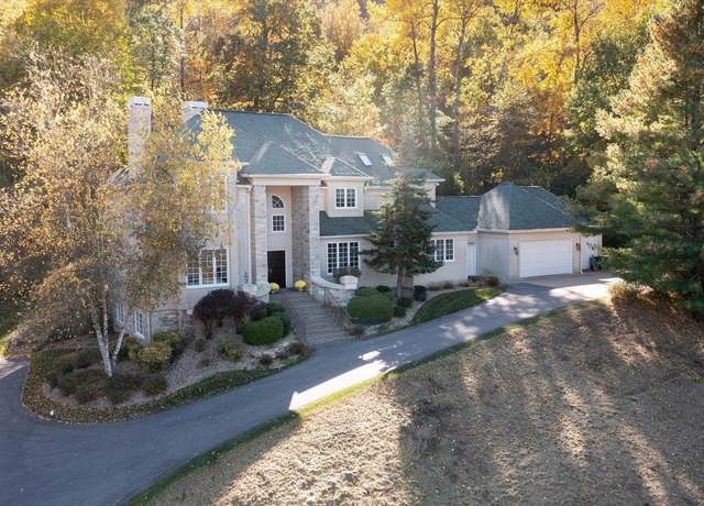 Property at W5419 Pine Bluff Rd, La Crosse, WI 54601, 5 beds, 4 baths