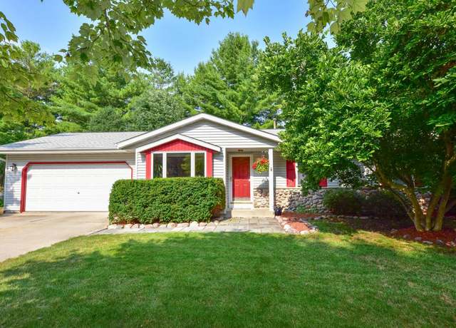 Property at W200N16485 Pine Dr, Jackson, WI 53037, 3 beds, 3 baths