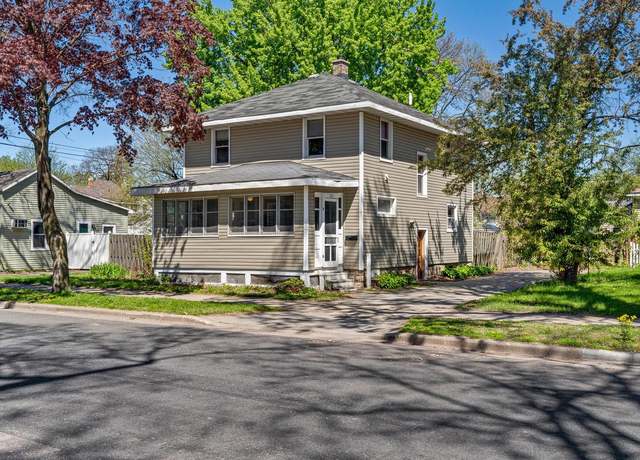 Property at 521 Winnebago St, La Crosse, WI 54601, 4 beds, 2 baths