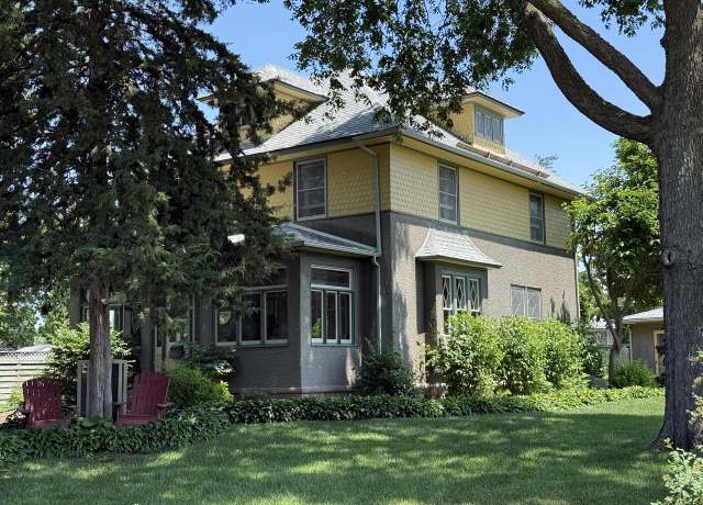 Property at 2505 Robinsdale Ave, La Crosse, WI 54601, 4 beds, 2 baths